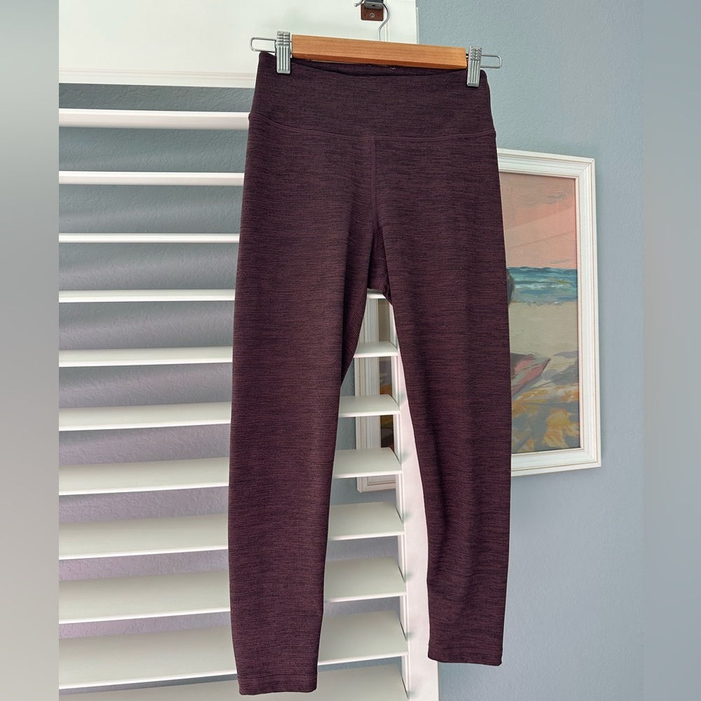 Manduka Essential Crop Legging. Fig Heather. Size XS.